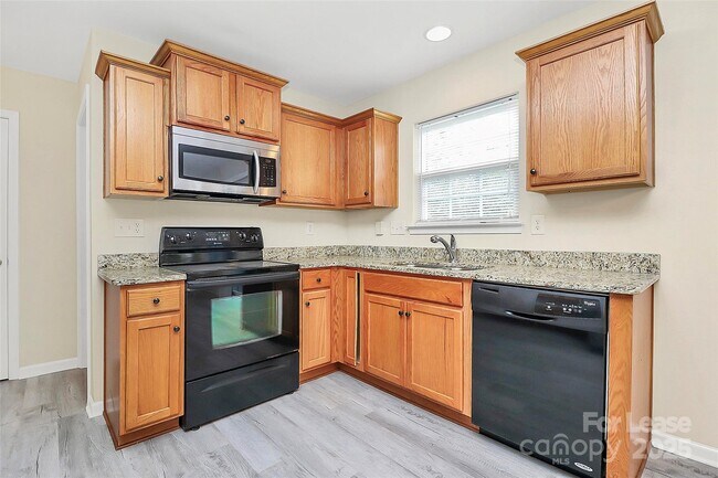 Building Photo - 1445 Laraway Ct NW