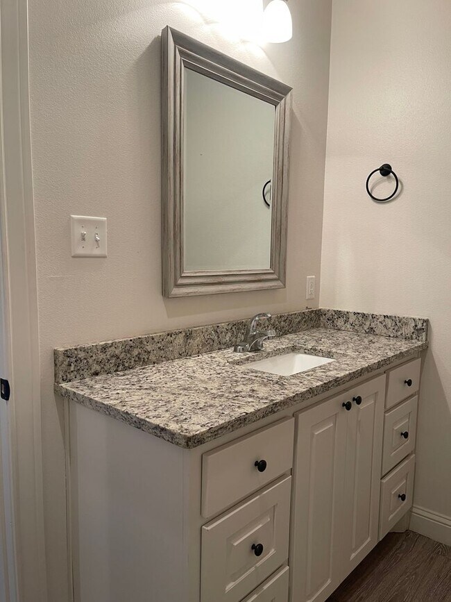 Building Photo - 2007 102nd St