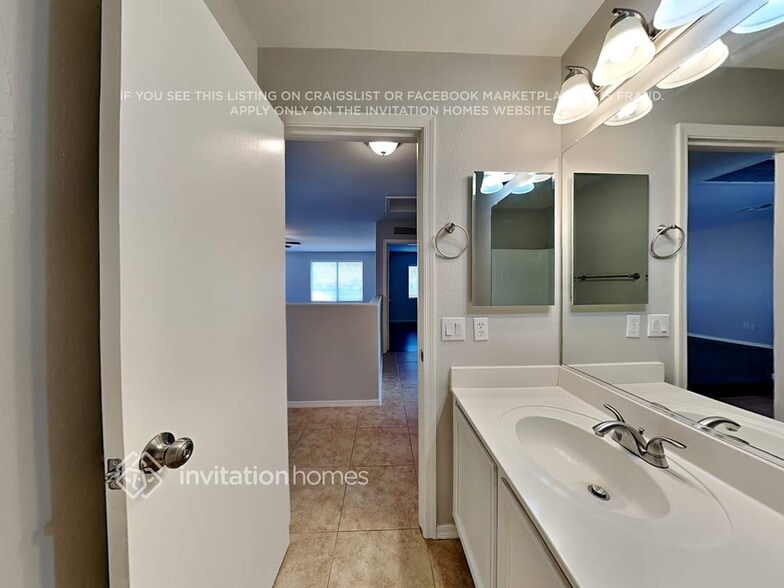 Building Photo - 12029 W Corrine Dr