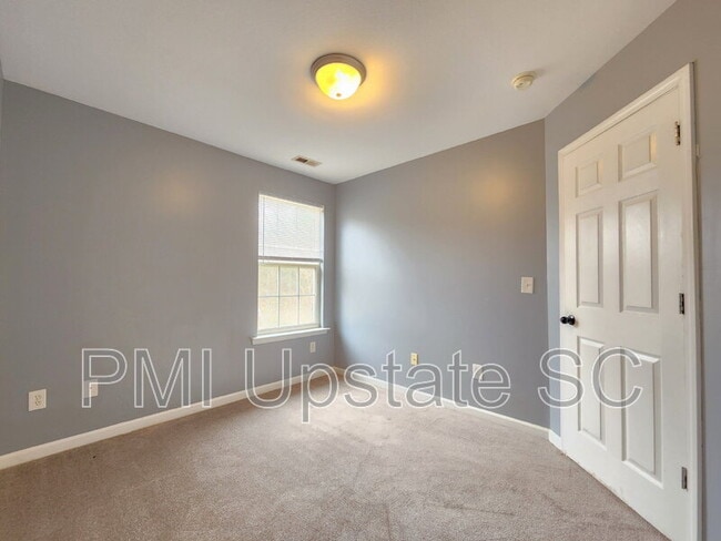 Building Photo - 65 Greensboro Ct