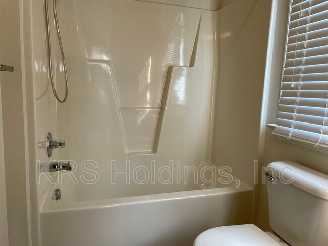 Building Photo - 3215 Omohundro Ave