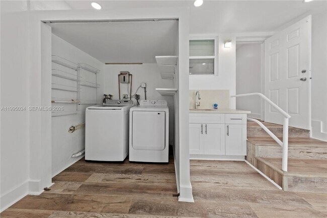 Building Photo - 5727 SW 3rd St