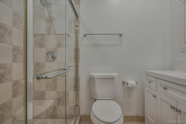 Building Photo - 21 Crater Lake Dr