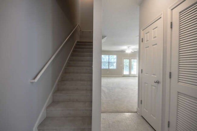 Building Photo - Updated Townhouse