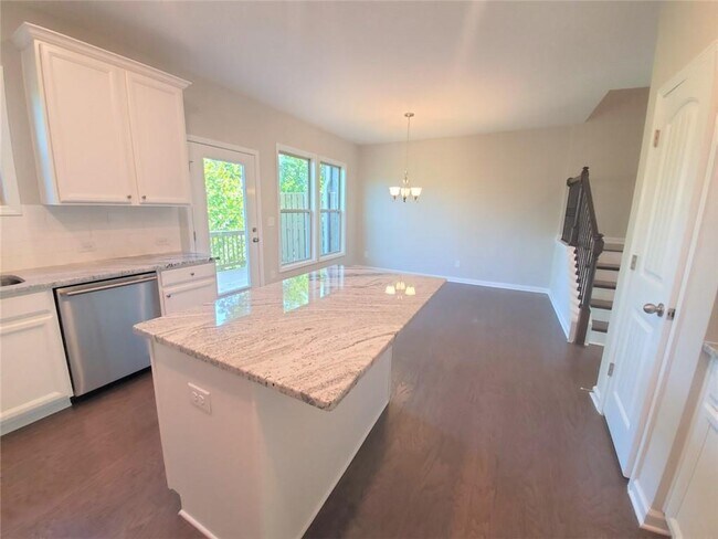 Building Photo - 881 Sunset Park Dr