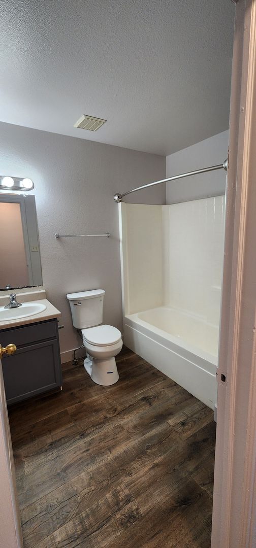 Building Photo - 3 bed/2 bath in Orchard mesa