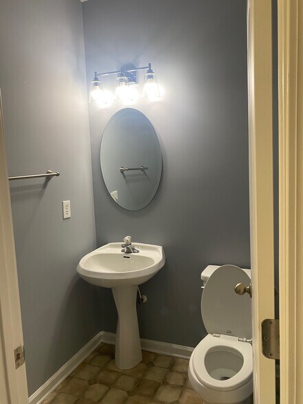 Building Photo - 2007 Peach Shoals Cir