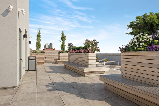 Building Photo - 1326 Ocean Ave