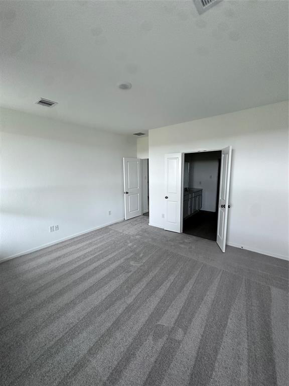 Building Photo - 810 Heaven Dr
