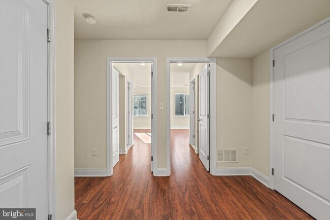 Building Photo - 1724 Master St