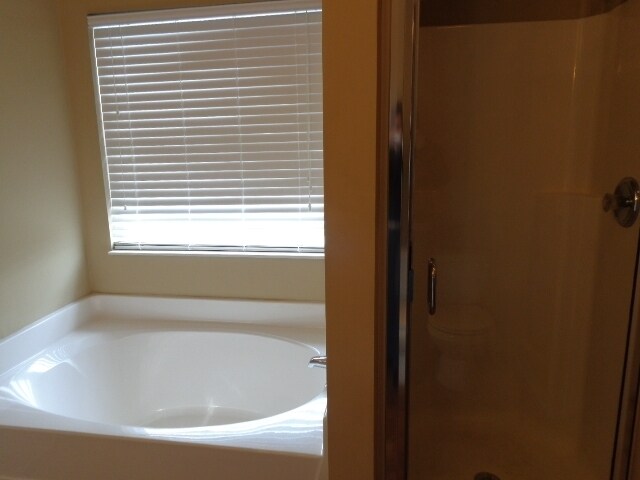 Building Photo - 4112 Longfellow Dr