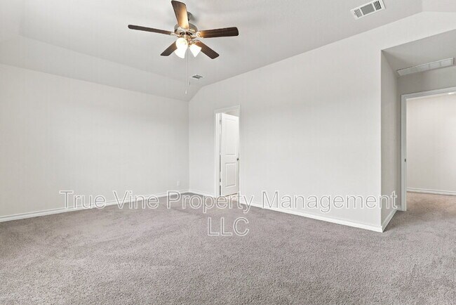 Building Photo - 913 Rolling River