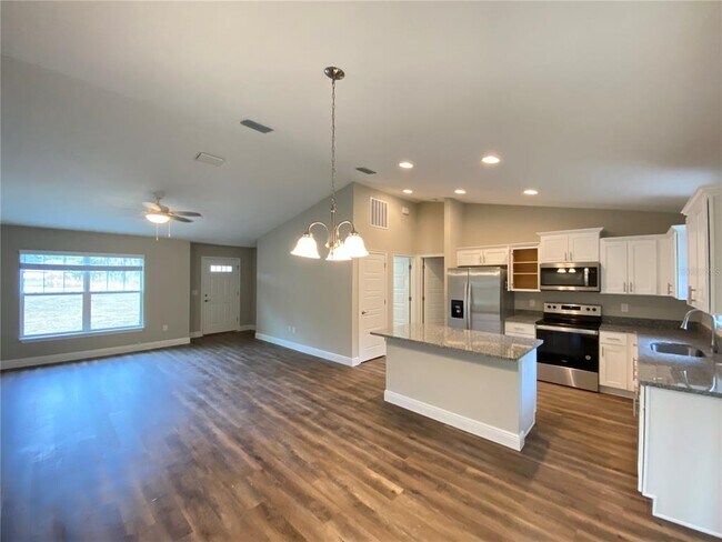 Building Photo - 207 Locust Ln Dr