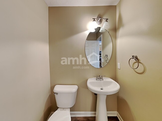 Building Photo - 906 Grand Oak Drive