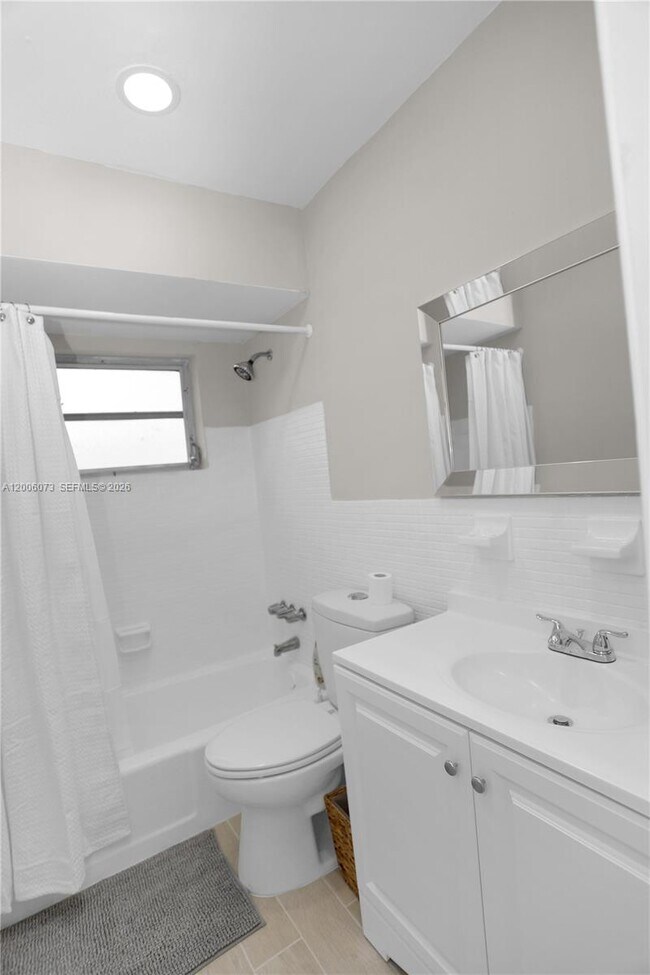 Building Photo - 1225 NE 136th Terrace