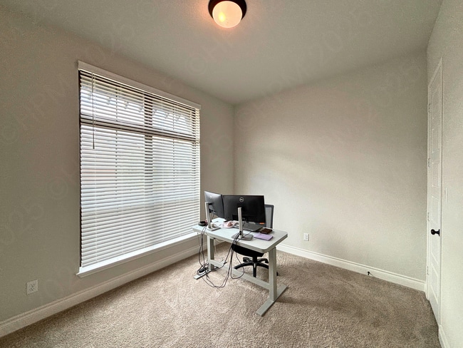 Building Photo - 1808 Durham Pk