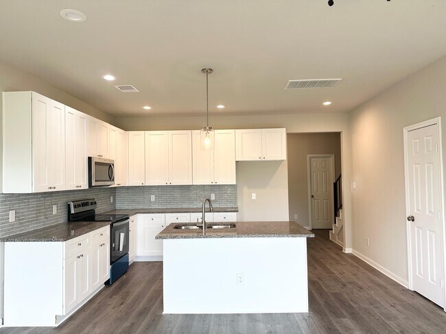 Building Photo - 5309 Groveton St