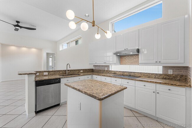 Building Photo - 18596 Ocean Mist Dr