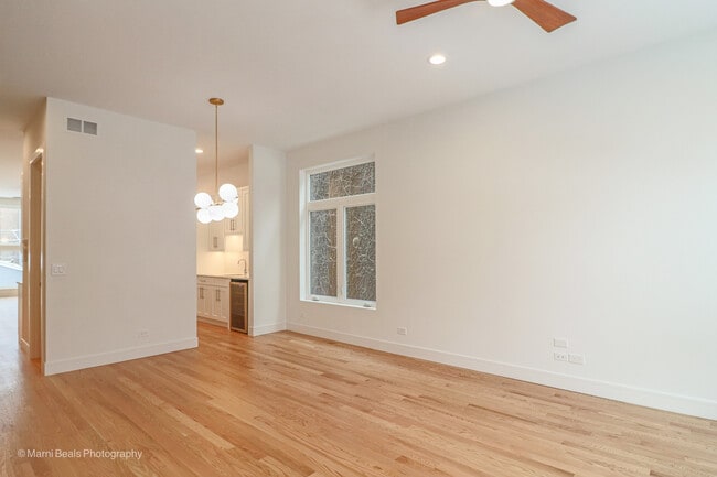 Building Photo - 6123 S Ellis Ave
