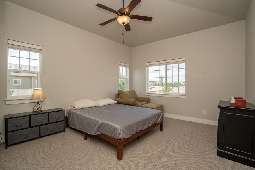 Building Photo - 4903 Northern Lights Dr