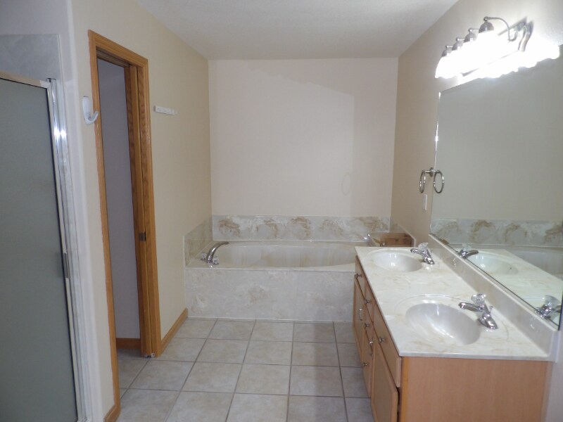 Building Photo - 7367 Carlin Grv