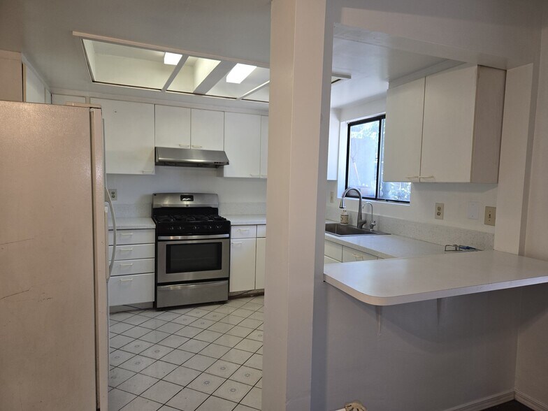 Building Photo - 2817 Montezuma Ave