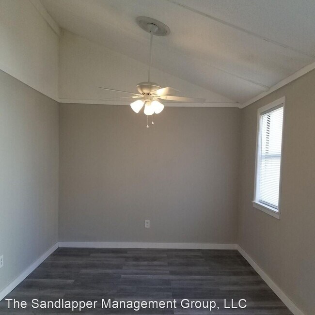 Building Photo - 1 br, 1 bath House - 1929B Iron Street