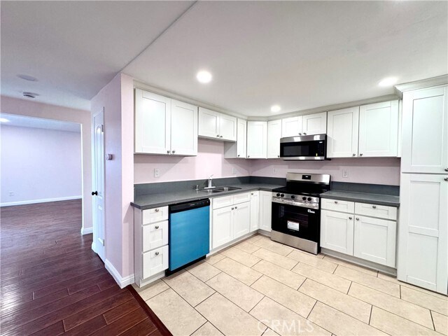 Building Photo - 14292 Red Hill Ave