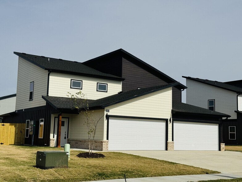 Building Photo - 1506 SW Poigai Wy