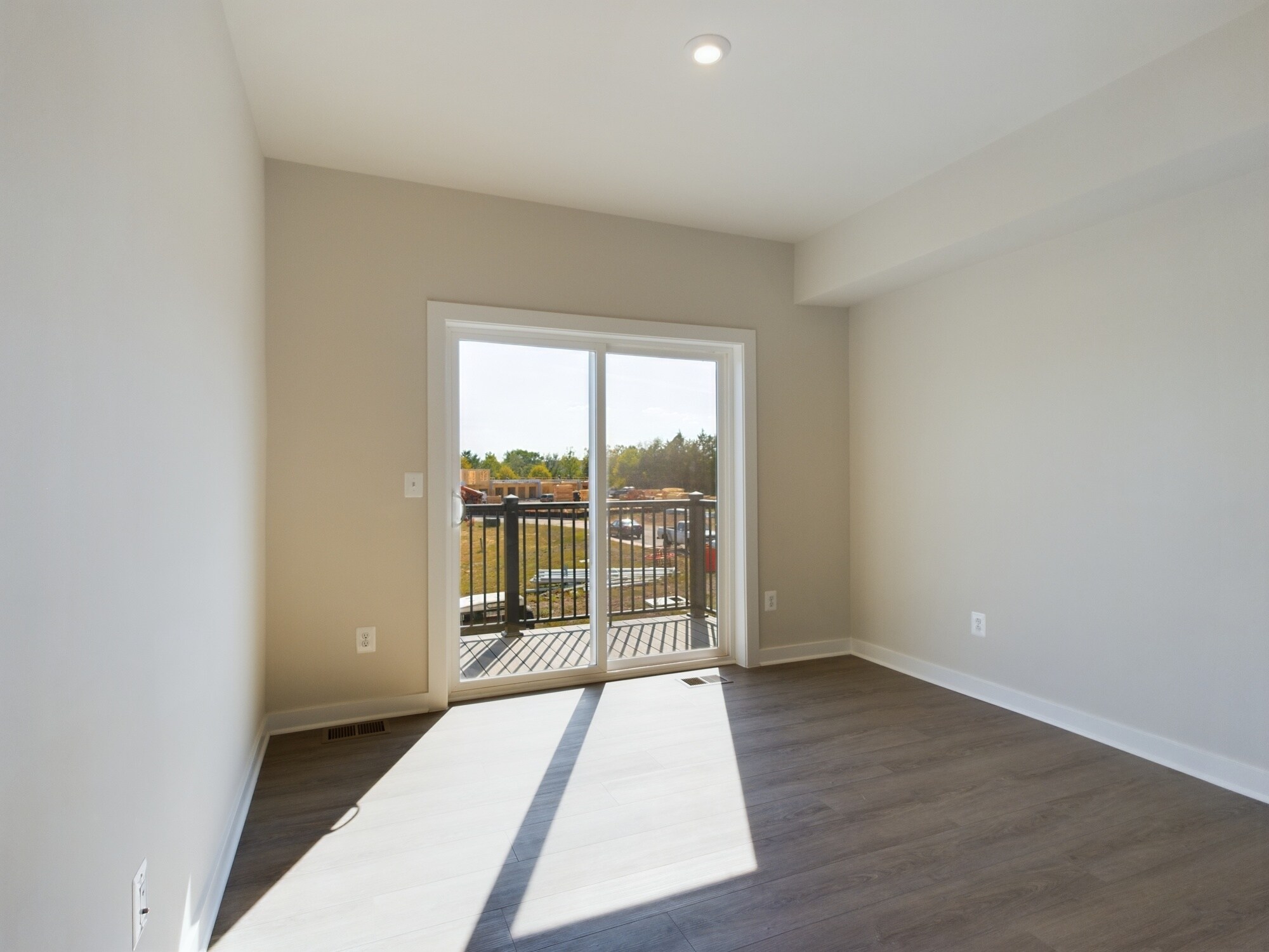 Building Photo - 43801 Middleway Ter