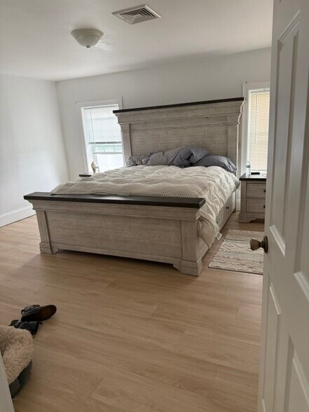 master bedroom - 231 Lake Ave