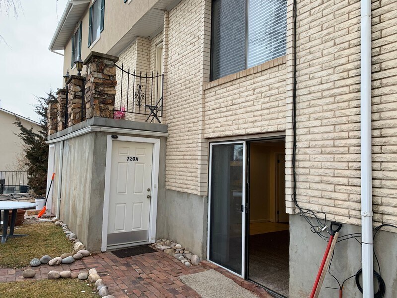 Building Photo - 720 East Side Dr