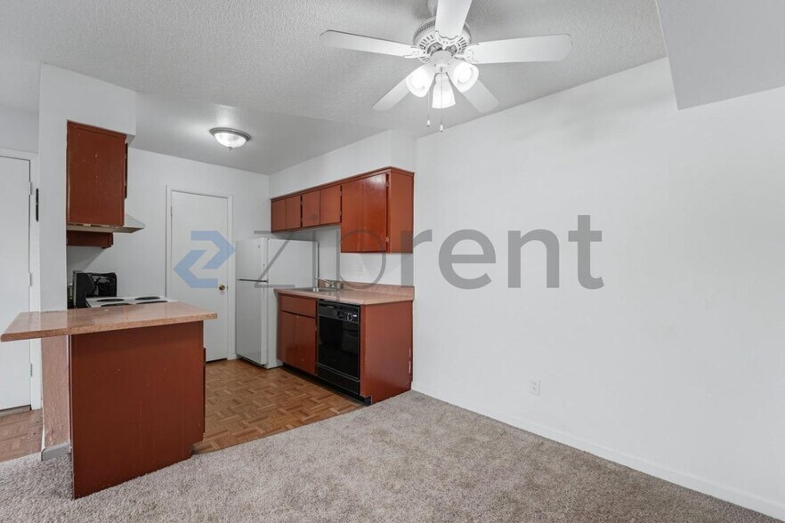 Building Photo - Unit 111