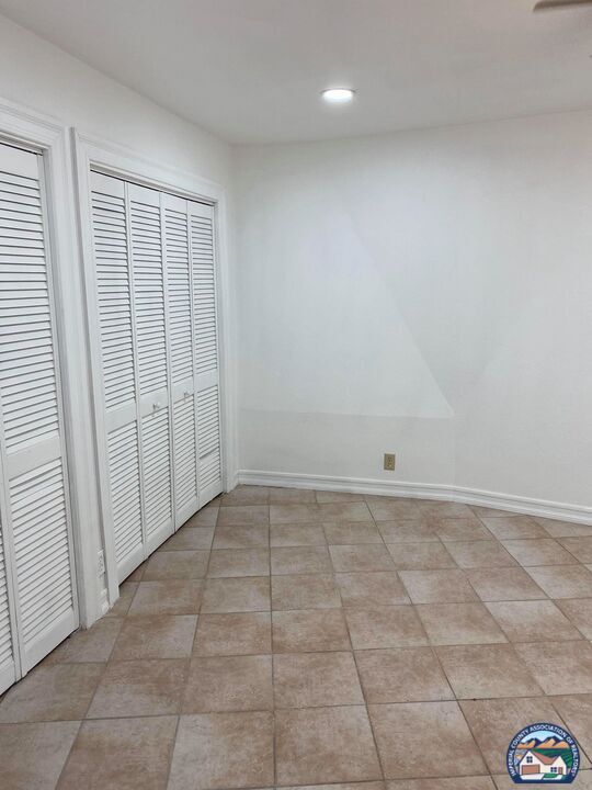 Building Photo - 1403 Orchard Rd