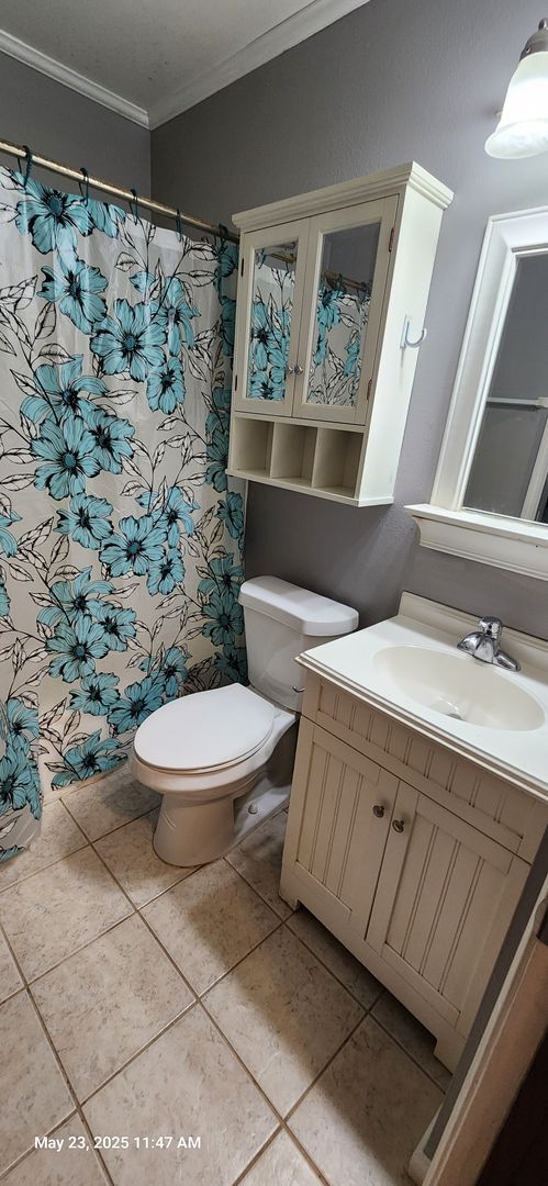 Building Photo - You'll love this 2BR + bsmt bonus rooms ra...
