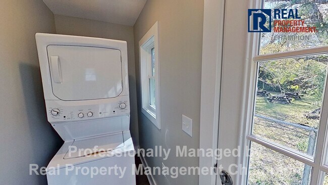 Building Photo - Updated 3 BD/1.5 BA Home in the Heart of Downtown Wilmington