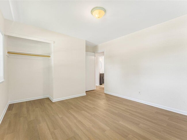 Building Photo - 6371 Westbury Rd