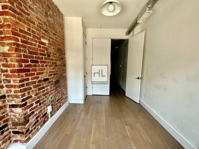 Building Photo - GRANITE STREET