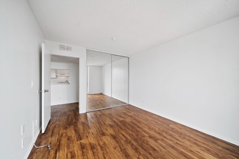 Building Photo - 511 S Park View St