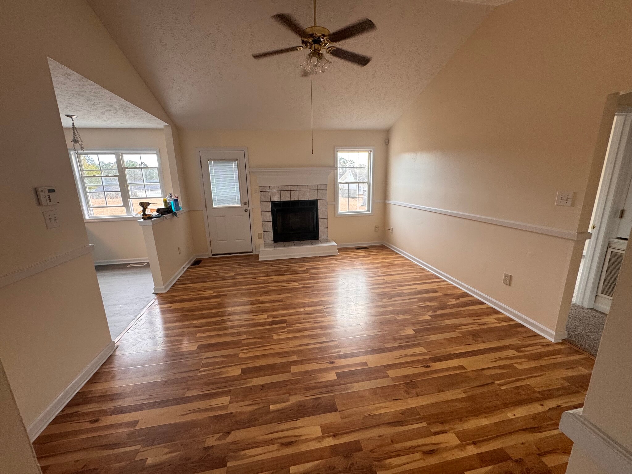 Building Photo - 885 Ridge Rd