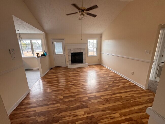 Building Photo - 885 Ridge Rd