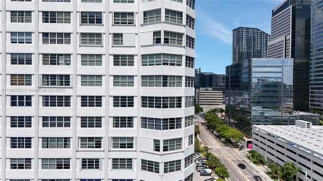 Building Photo - 801 Brickell Bay Dr
