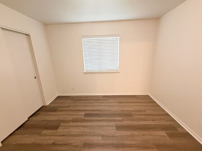 Building Photo - 3949 Wensledale Dr