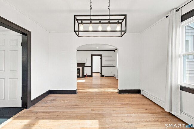 Building Photo - 109 Johnson St