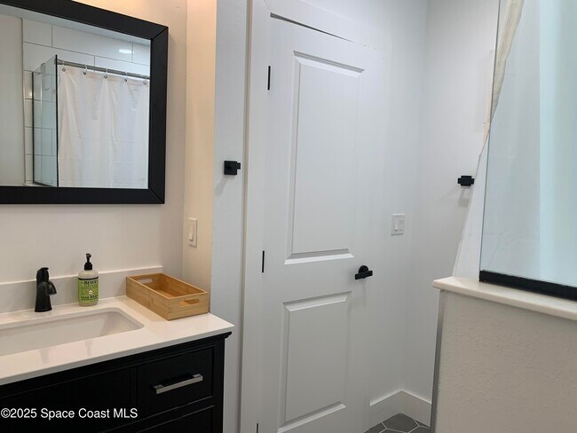 Building Photo - 710 Orange Blossom Dr