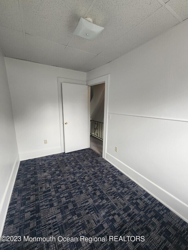 Building Photo - 698 Worth Ave