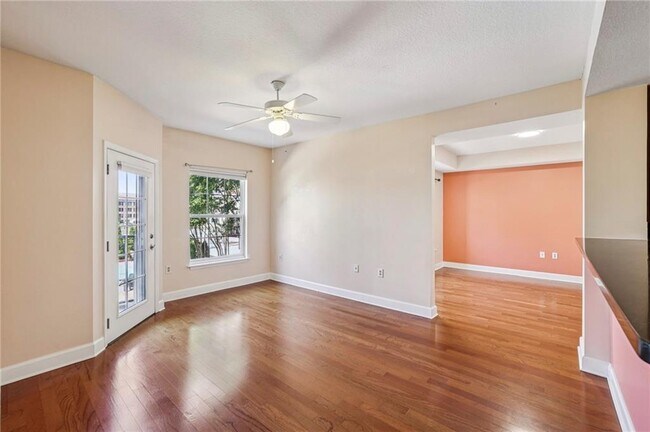 Building Photo - 230 E Ponce de Leon Ave
