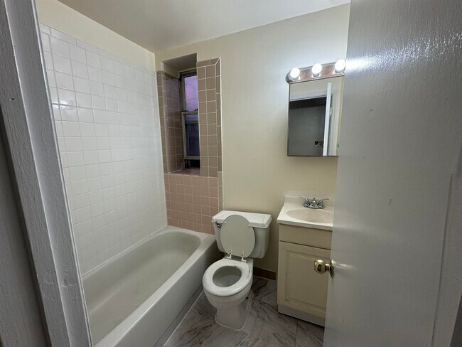 Building Photo - 4306 John F. Kennedy Blvd