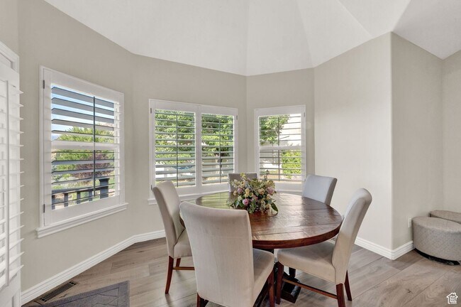Building Photo - 1693 Crimson Oak Dr