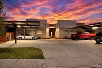 Building Photo - 19 19th St